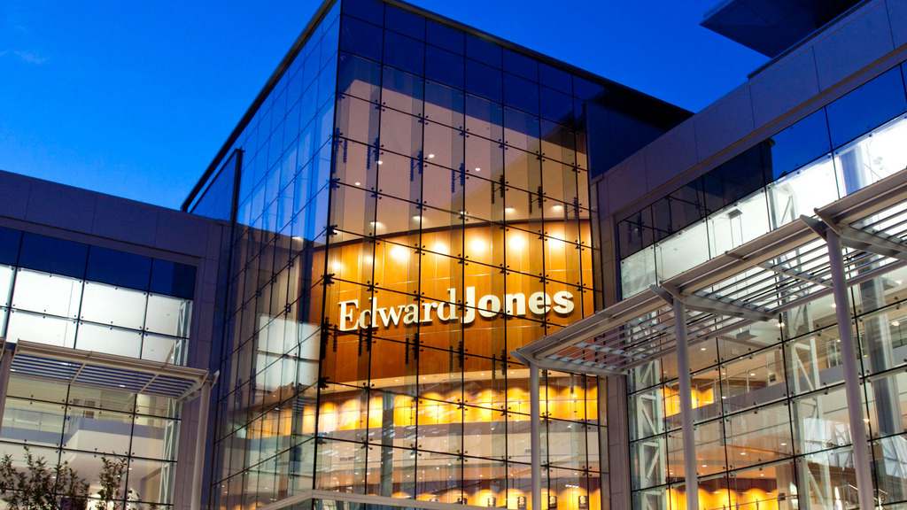 Edward Jones - Financial Advisor: Travis M Surita, CFP®|CRPC™ — photo 1