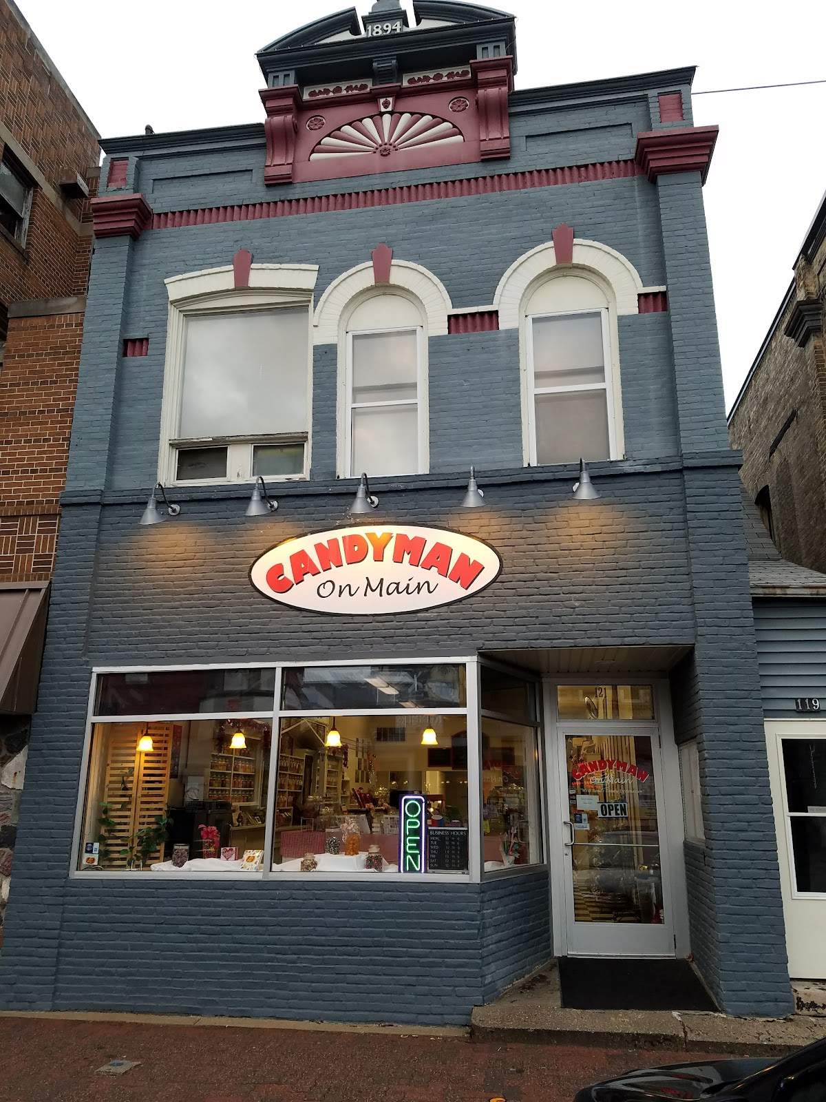 Candyman On Main — photo 1