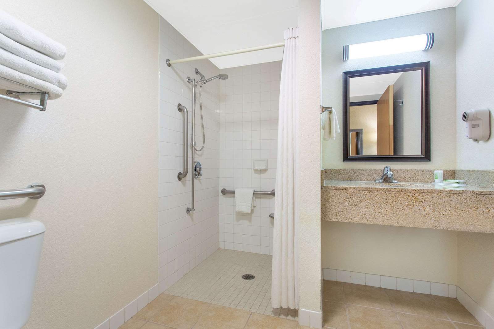 AmericInn by Wyndham West Bend — photo 3
