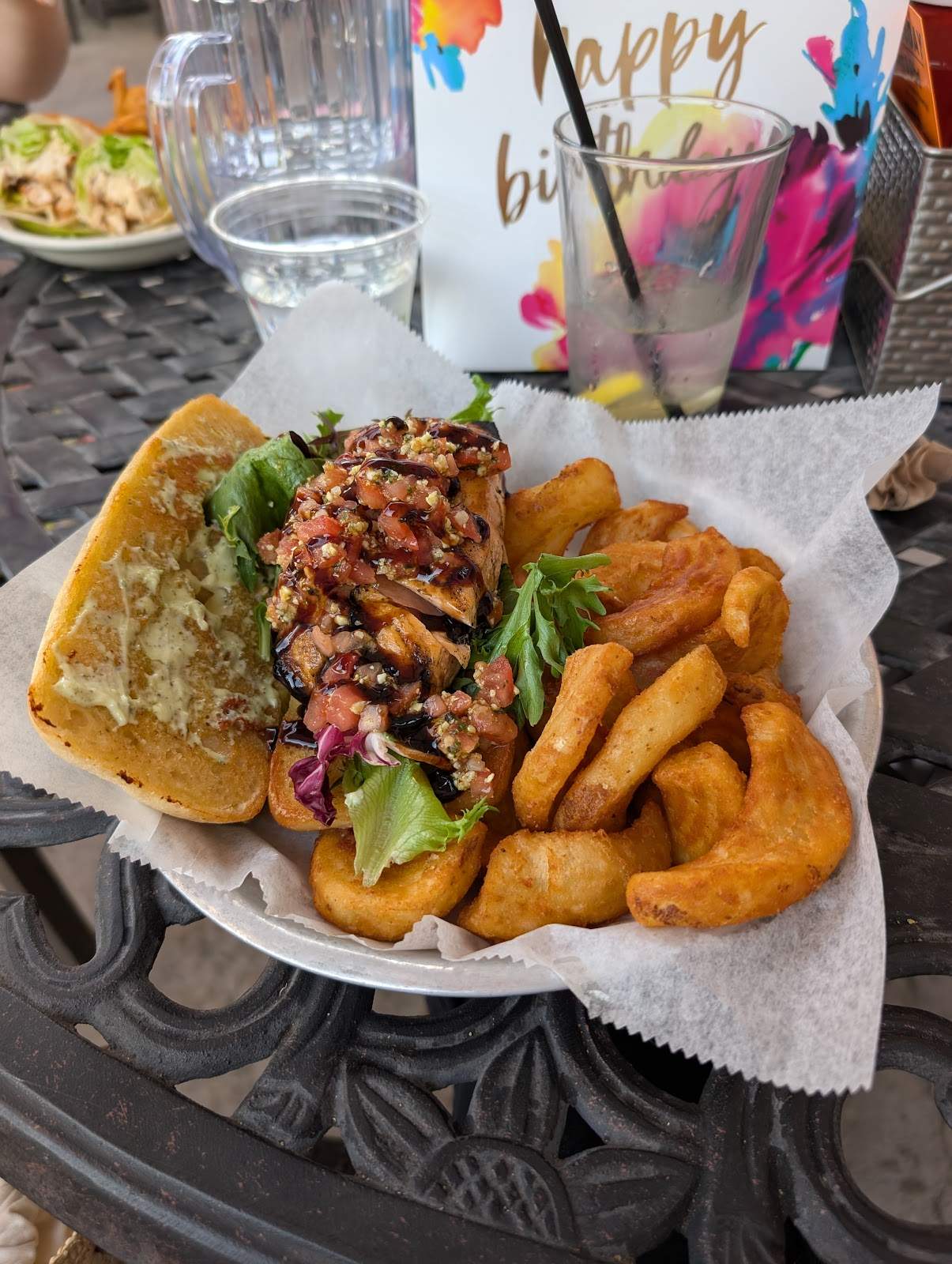 Jug's Hitching Post Saloon & Grill — photo 3